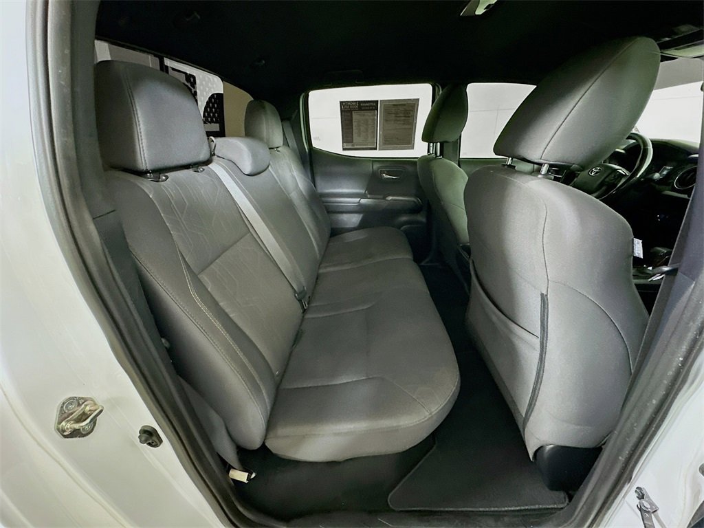 Used 2017 Toyota Tacoma TRD Sport w/ Tow Package image 10