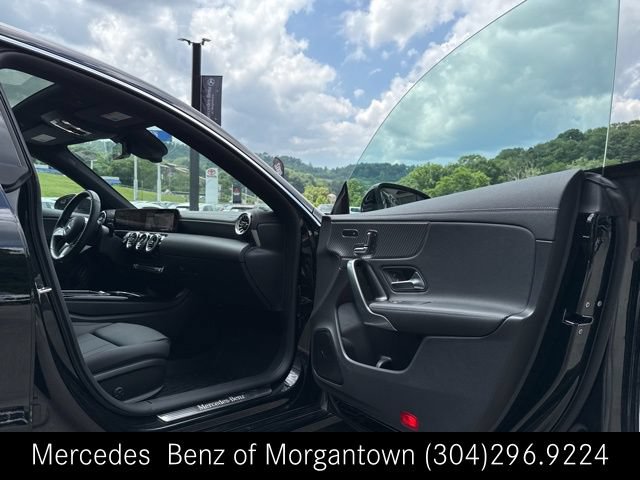 Used 2025 Mercedes-Benz CLA 250 4MATIC image 26