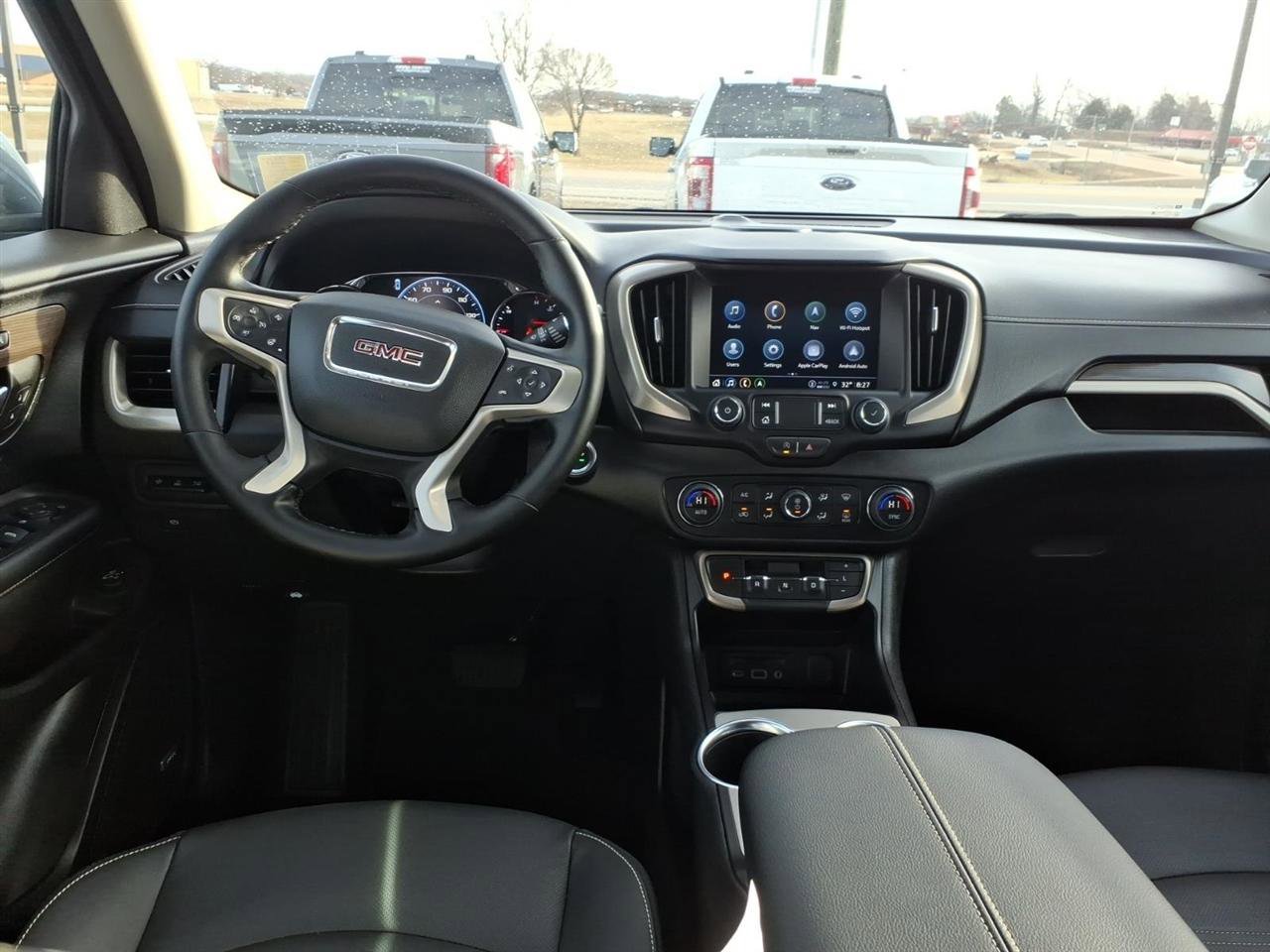 Used 2023 GMC Terrain Denali w/ Denali Premium Package image 11