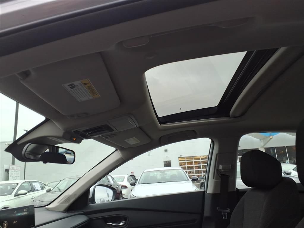 Used 2023 Honda Accord EX image 11