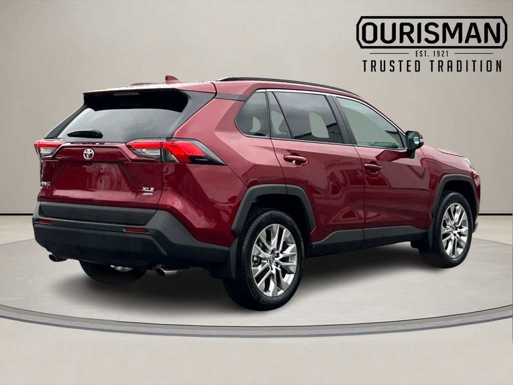 Used 2020 Toyota RAV4 XLE Premium image 5