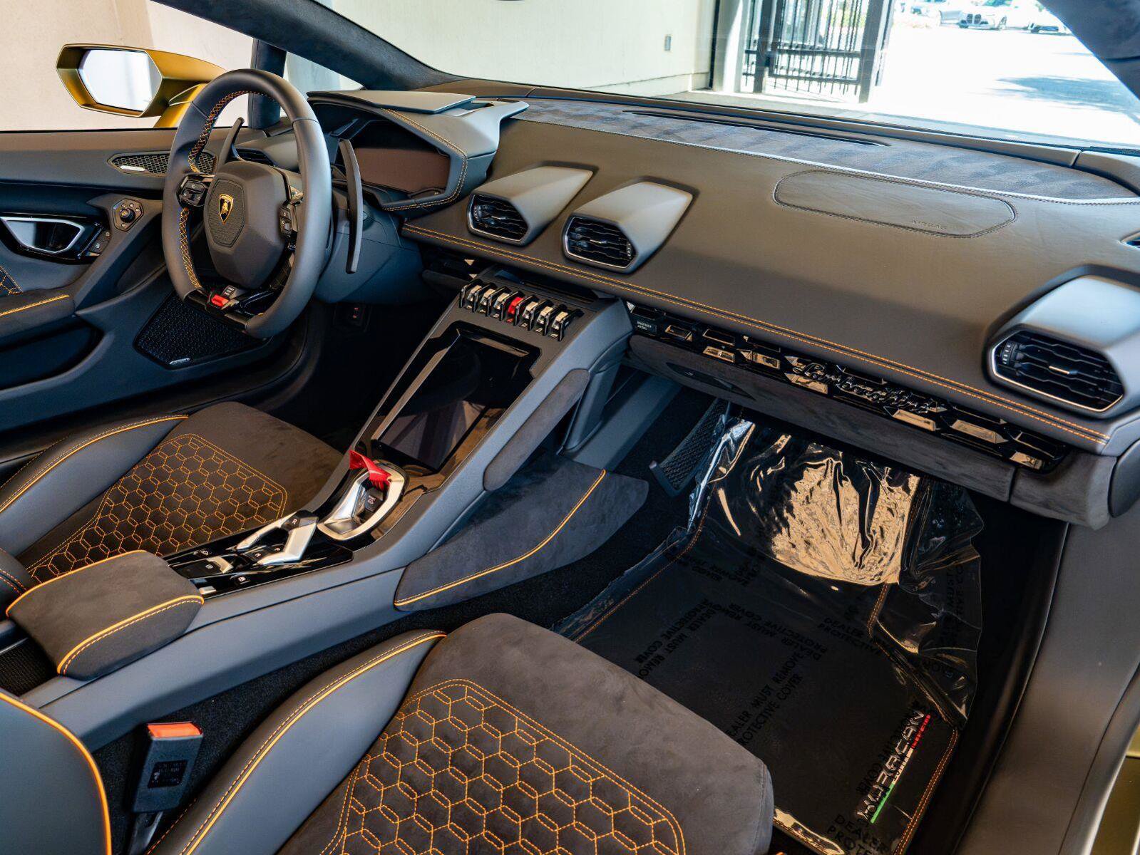 Used 2023 Lamborghini Huracan EVO RWD image 64