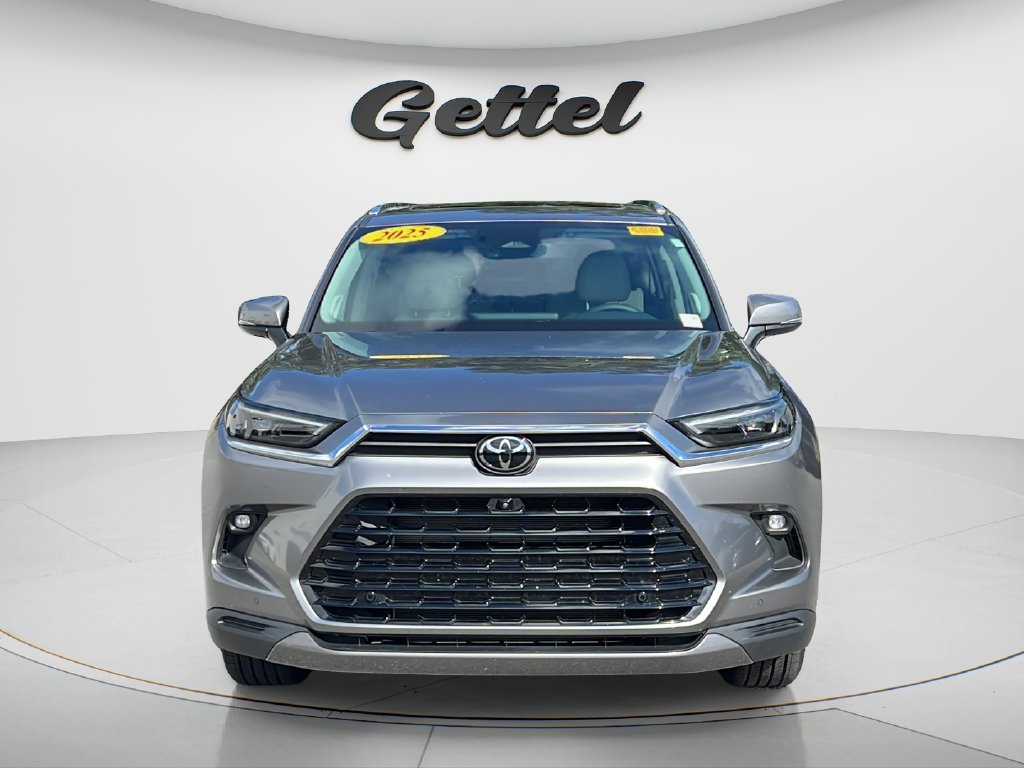 Used 2025 Toyota Grand Highlander AWD image 2