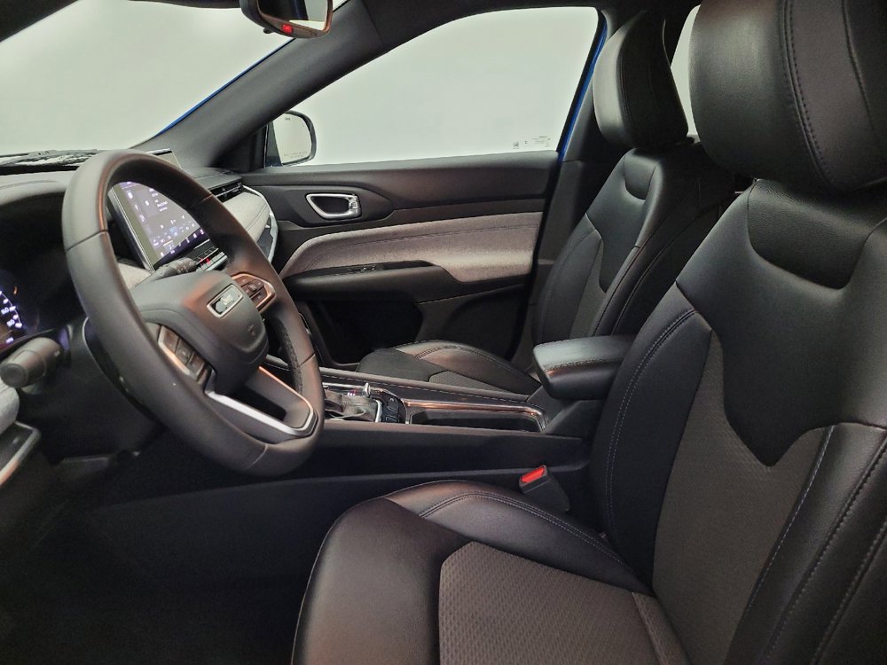 Used 2024 Jeep Compass Latitude image 17