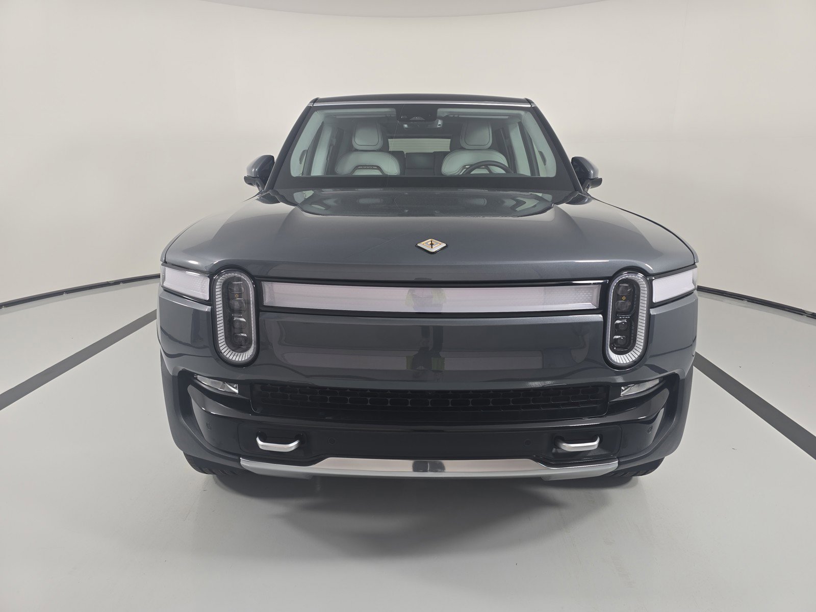 Used 2024 Rivian R1S Adventure AWD/4WD image 8
