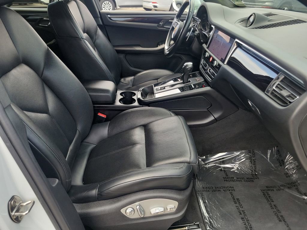 Used 2024 Porsche Macan AWD/4WD image 22