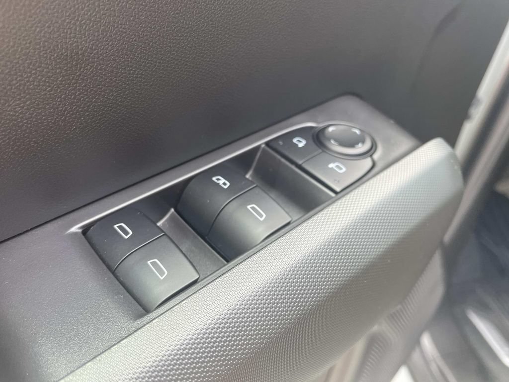 Used 2025 Chevrolet Colorado Trail Boss AWD/4WD image 15
