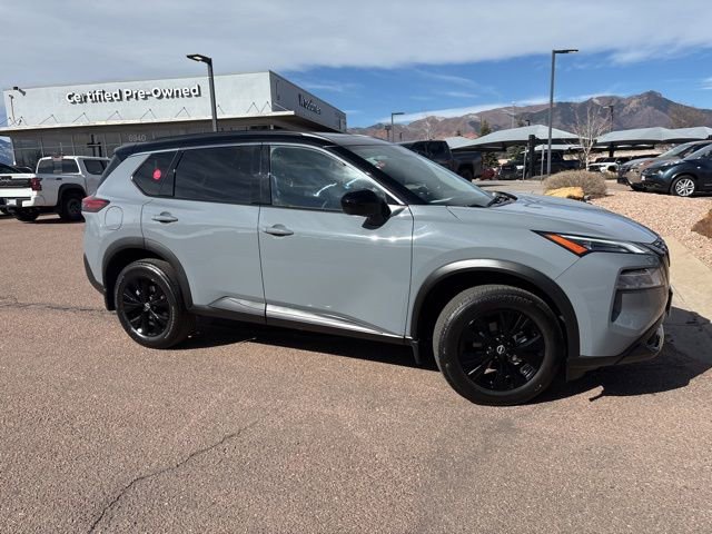Used 2023 Nissan Rogue SV w/ SV Premium B Package image 12