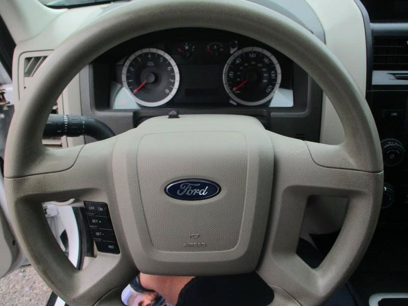 Used 2012 Ford Escape XLS AWD/4WD image 13