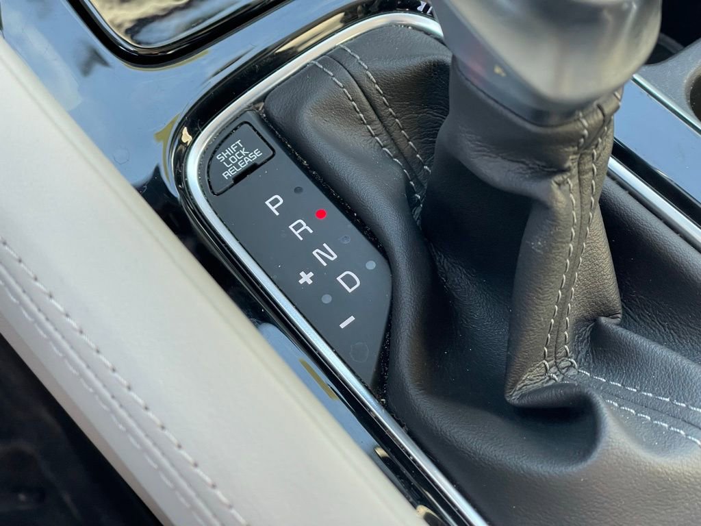 Used 2022 Kia Telluride SX w/ Towing Package FWD image 25