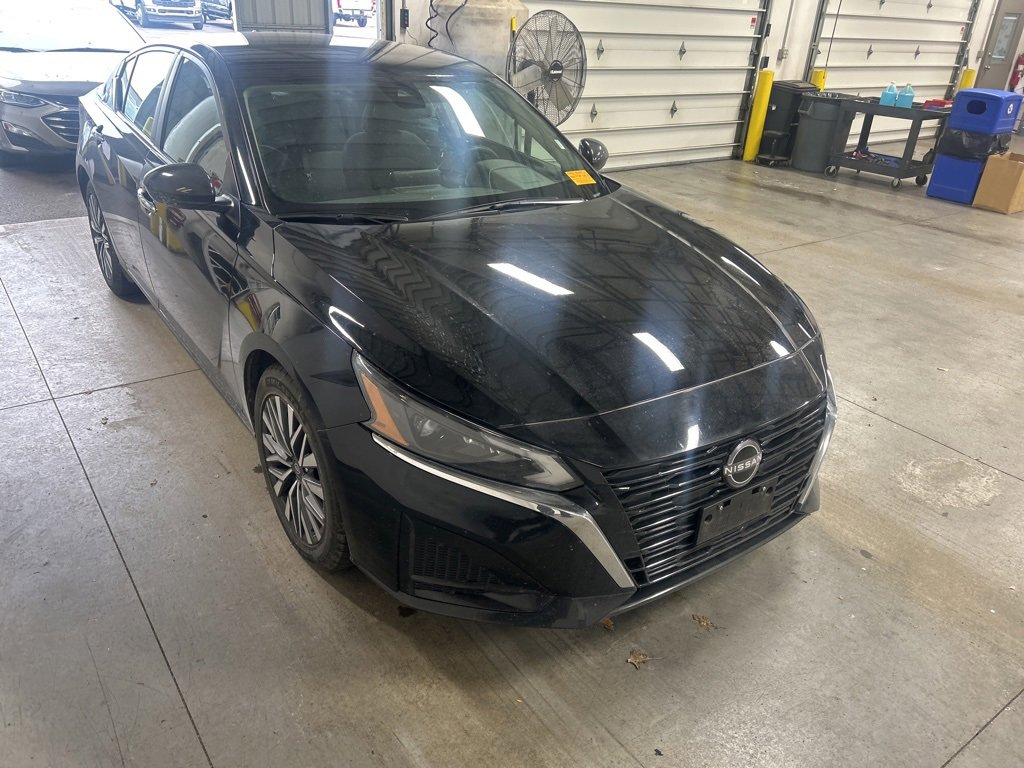 Used 2023 Nissan Altima 2.5 SV