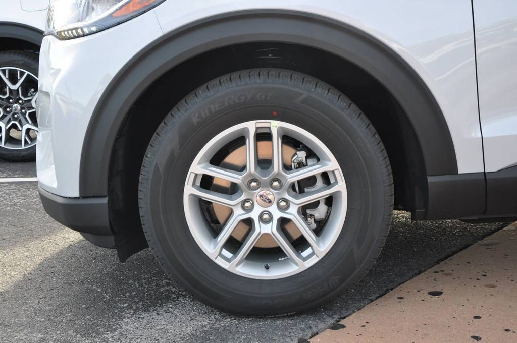 New 2026 Ford Explorer Active w/ Active Comfort Package image 9