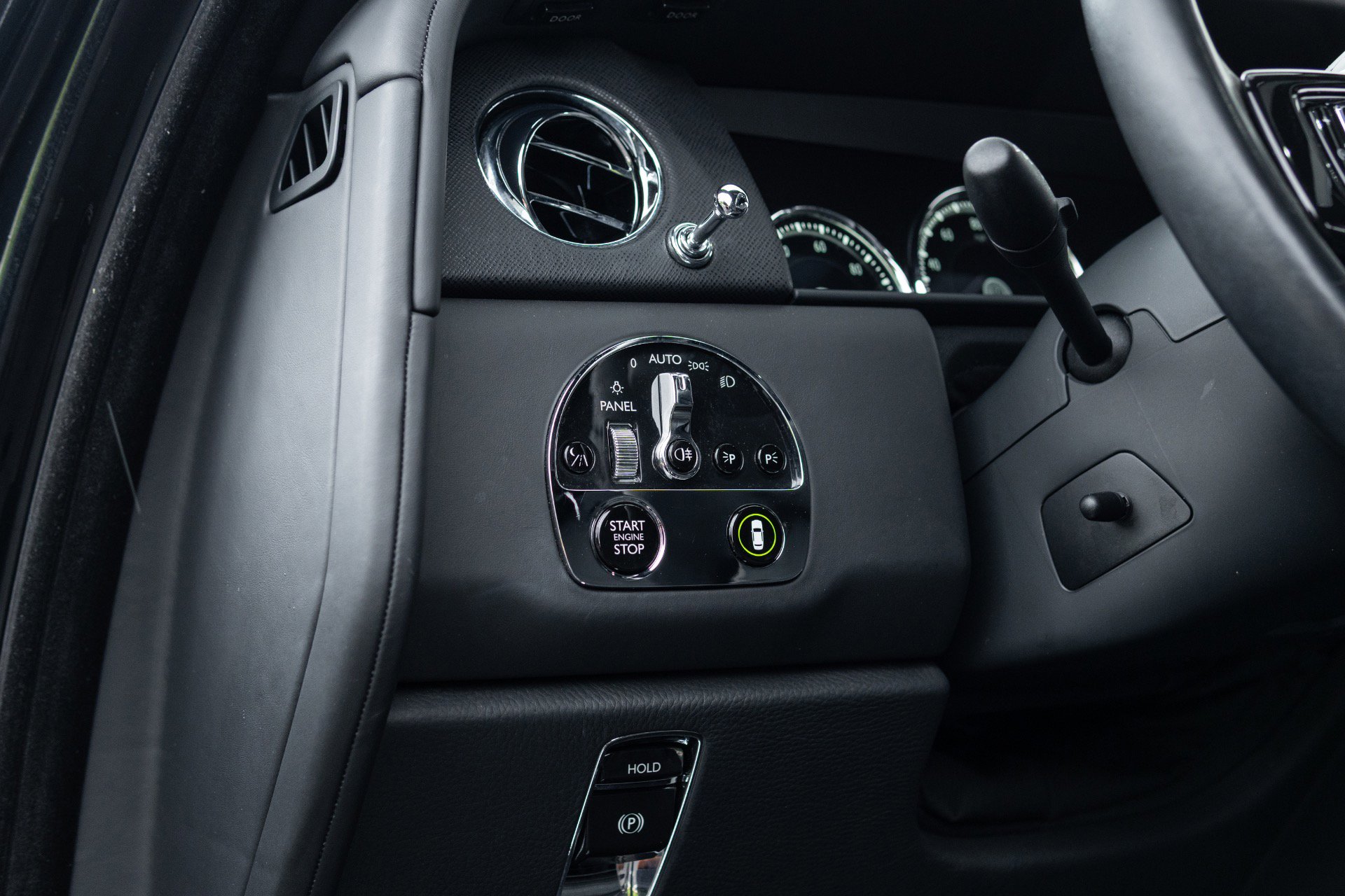 Used 2020 Rolls-Royce Cullinan image 36