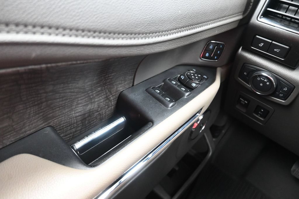 Used 2019 Ford Expedition Limited w/ Equipment Group 302A RWD image 12