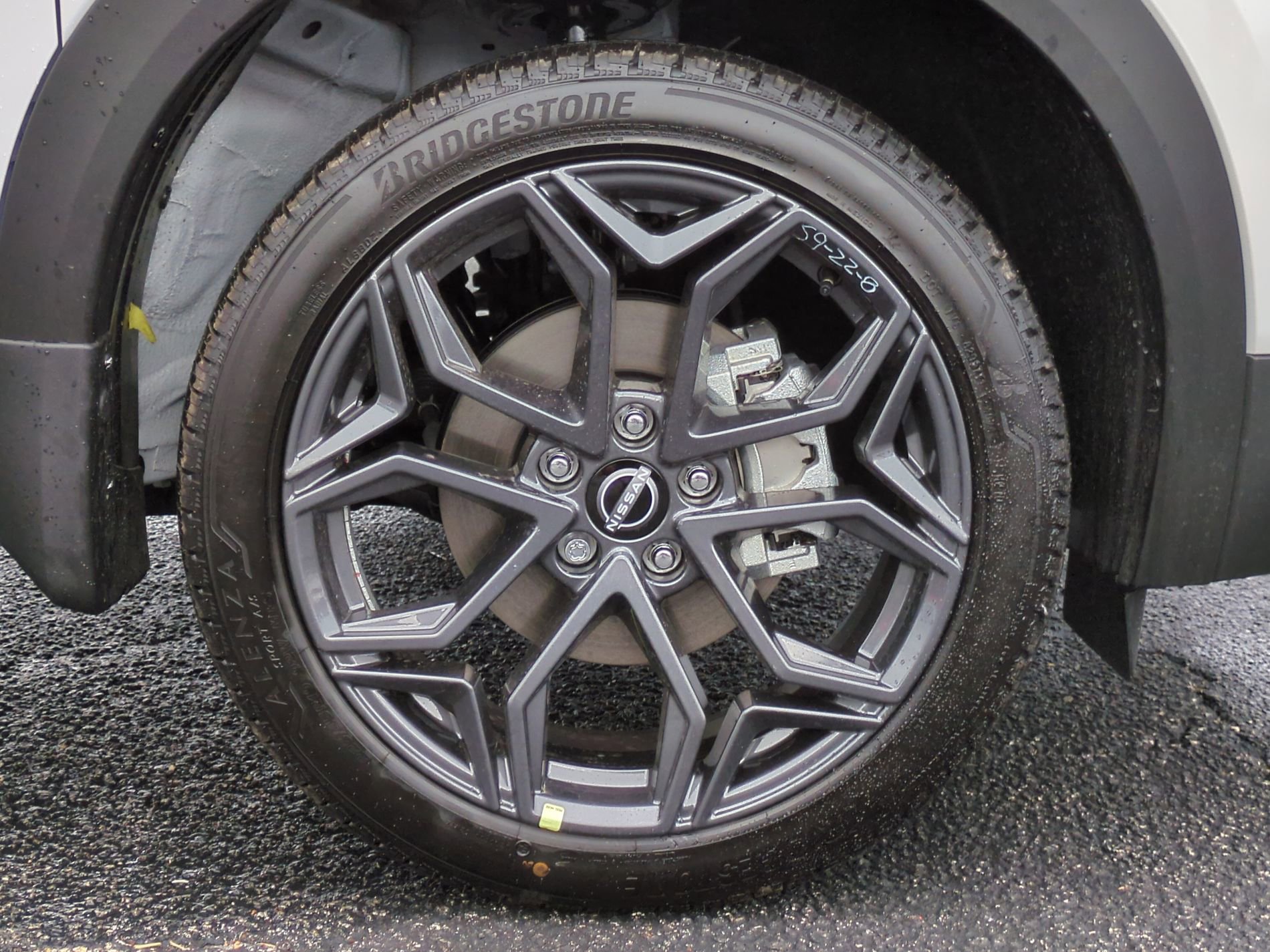 New 2026 Nissan Kicks SR FWD image 11