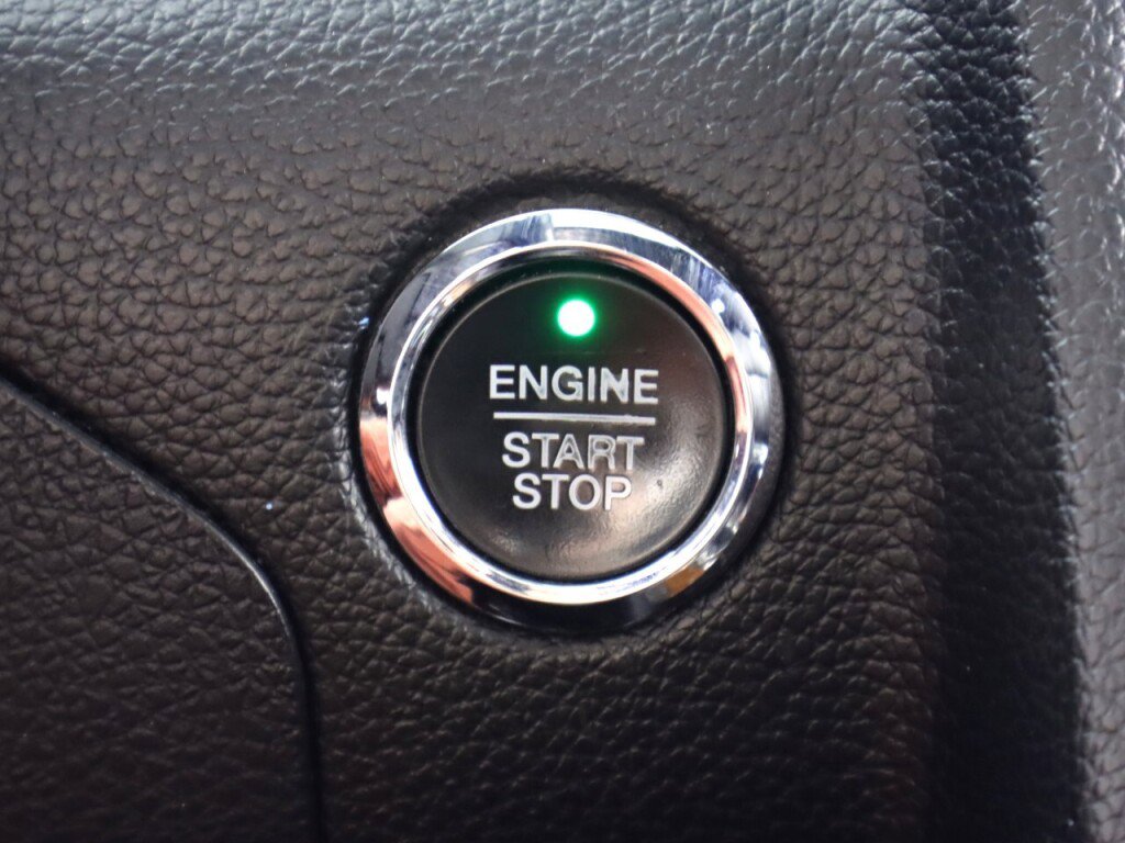 Used 2016 Lincoln Navigator Select RWD image 25