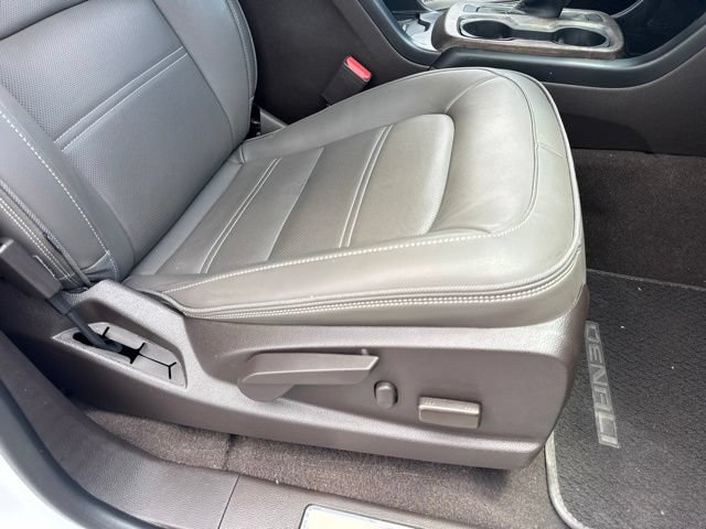 Used 2022 GMC Canyon Denali RWD image 45