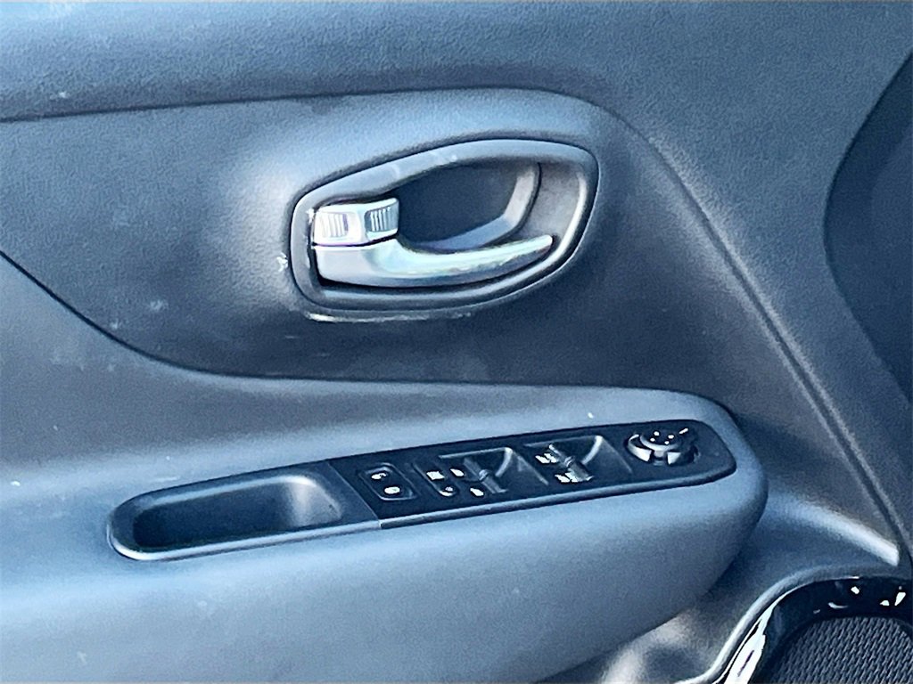 Used 2022 Jeep Renegade Altitude w/ Convenience Group image 18