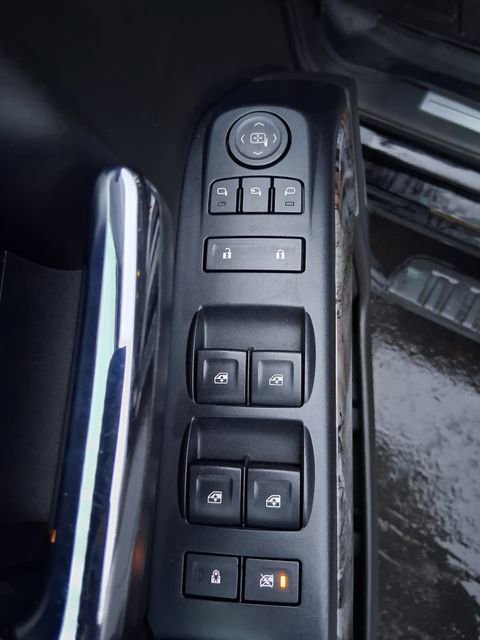 Used 2016 Chevrolet Silverado 1500 LTZ Z71 w/ Realtree Edition image 10