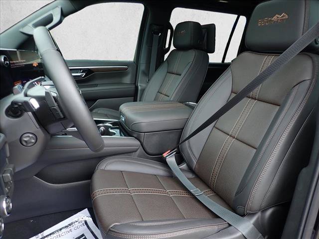 New 2026 Chevrolet Suburban High Country AWD/4WD image 14