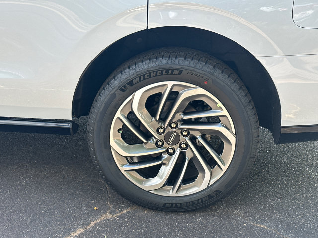 New 2026 Lincoln Navigator Reserve AWD/4WD image 19
