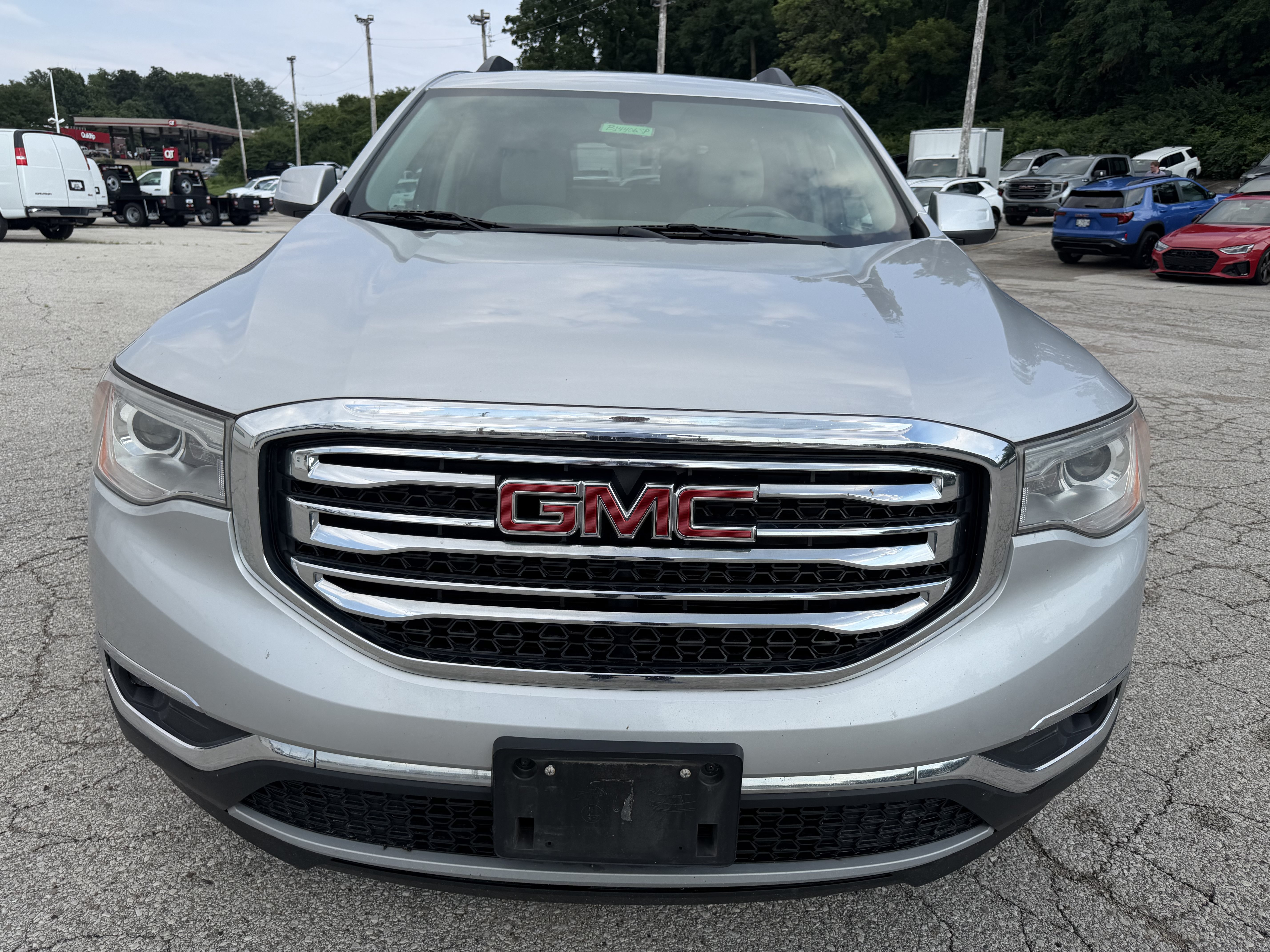 Used 2019 GMC Acadia SLE AWD/4WD image 2