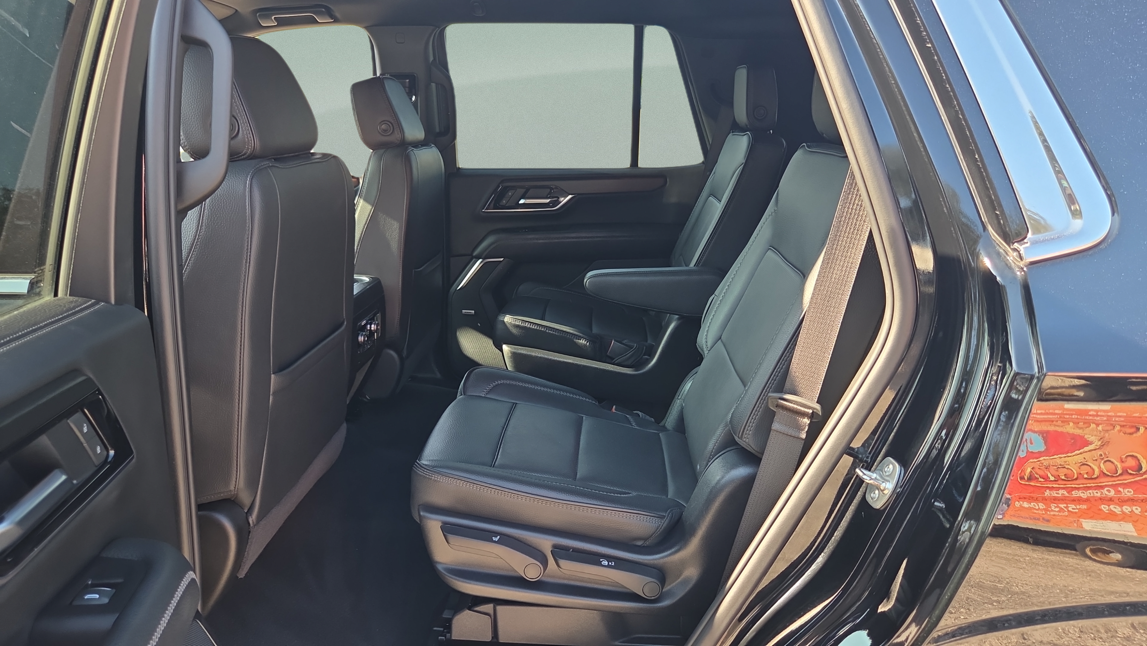 Used 2025 GMC Yukon Denali AWD/4WD image 10