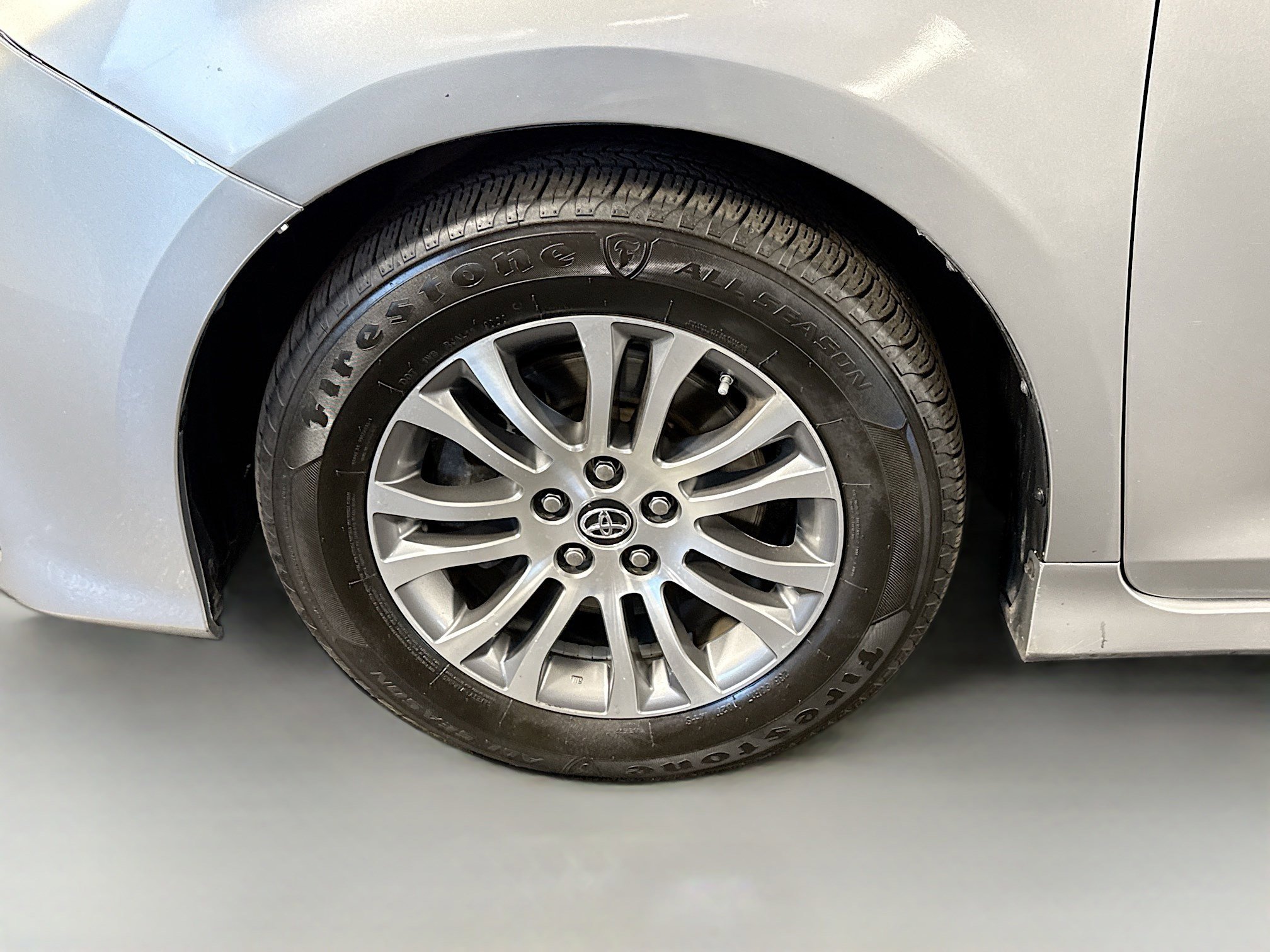 Used 2020 Toyota Sienna XLE FWD image 36