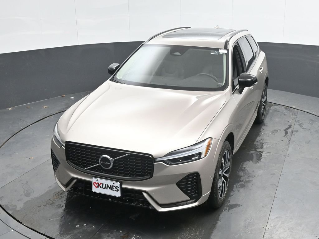 Used 2025 Volvo XC60 B5 Plus image 39