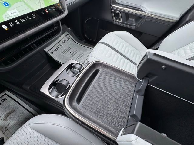 Used 2023 Rivian R1S Launch Edition image 27