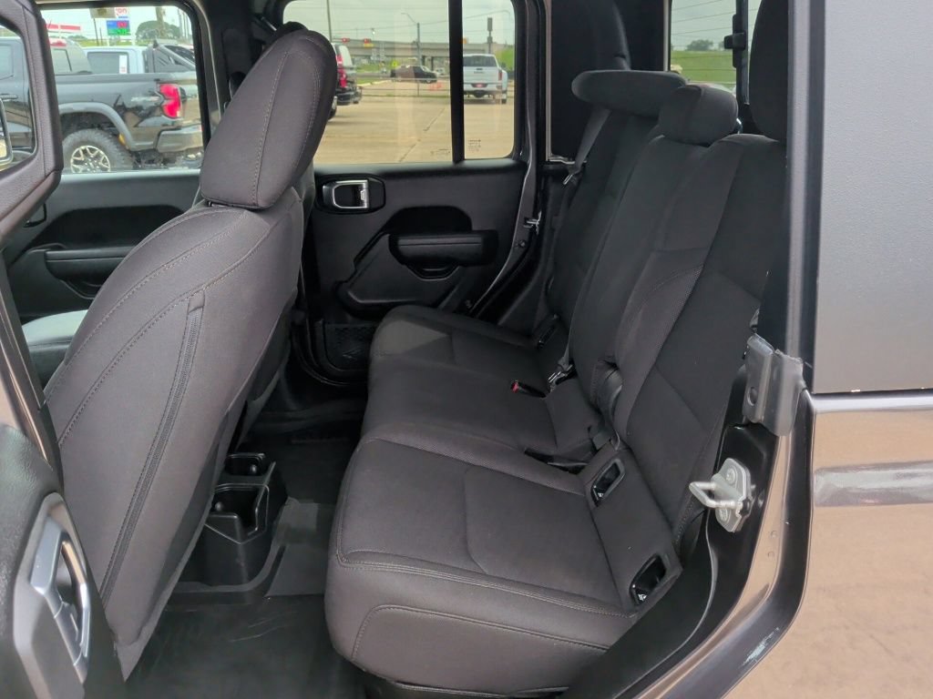 Used 2023 Jeep Gladiator Sport AWD/4WD image 37