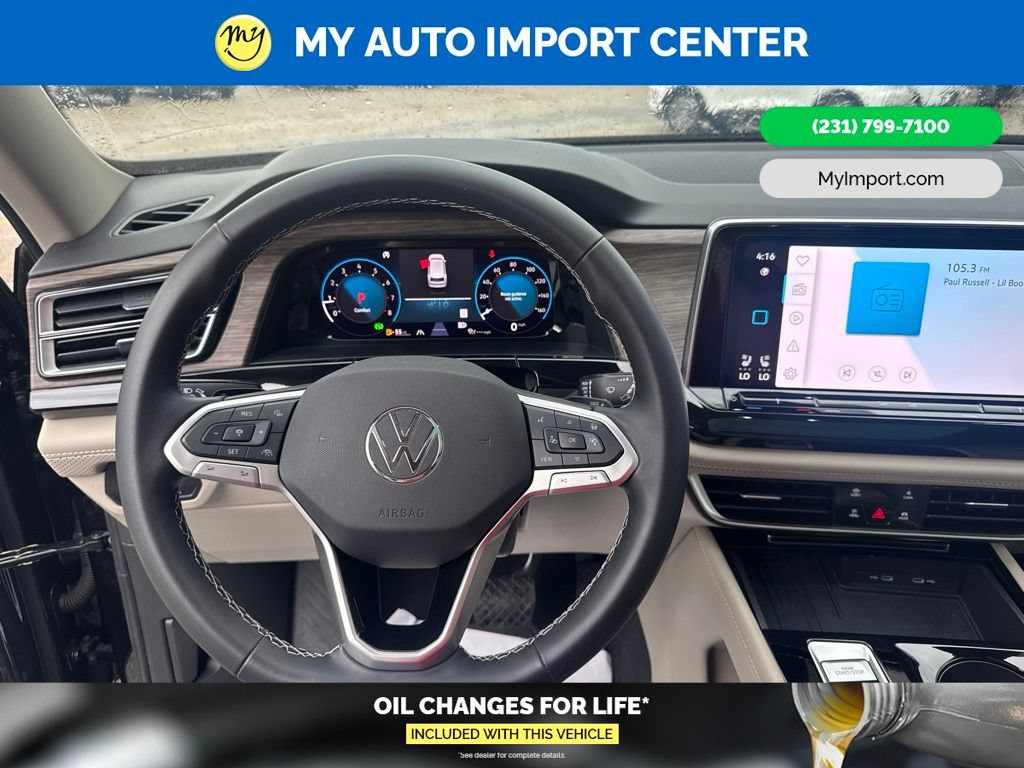 Used 2025 Volkswagen Atlas SEL AWD/4WD image 16