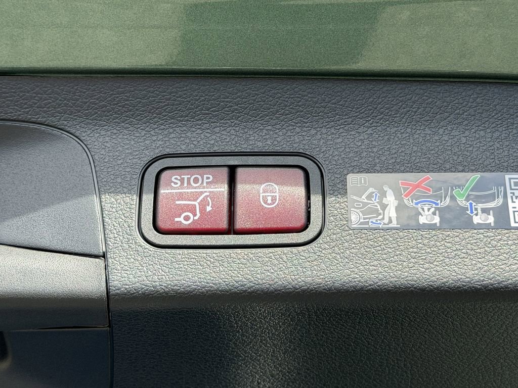 New 2026 Mercedes-Benz GLS 450 4MATIC image 14