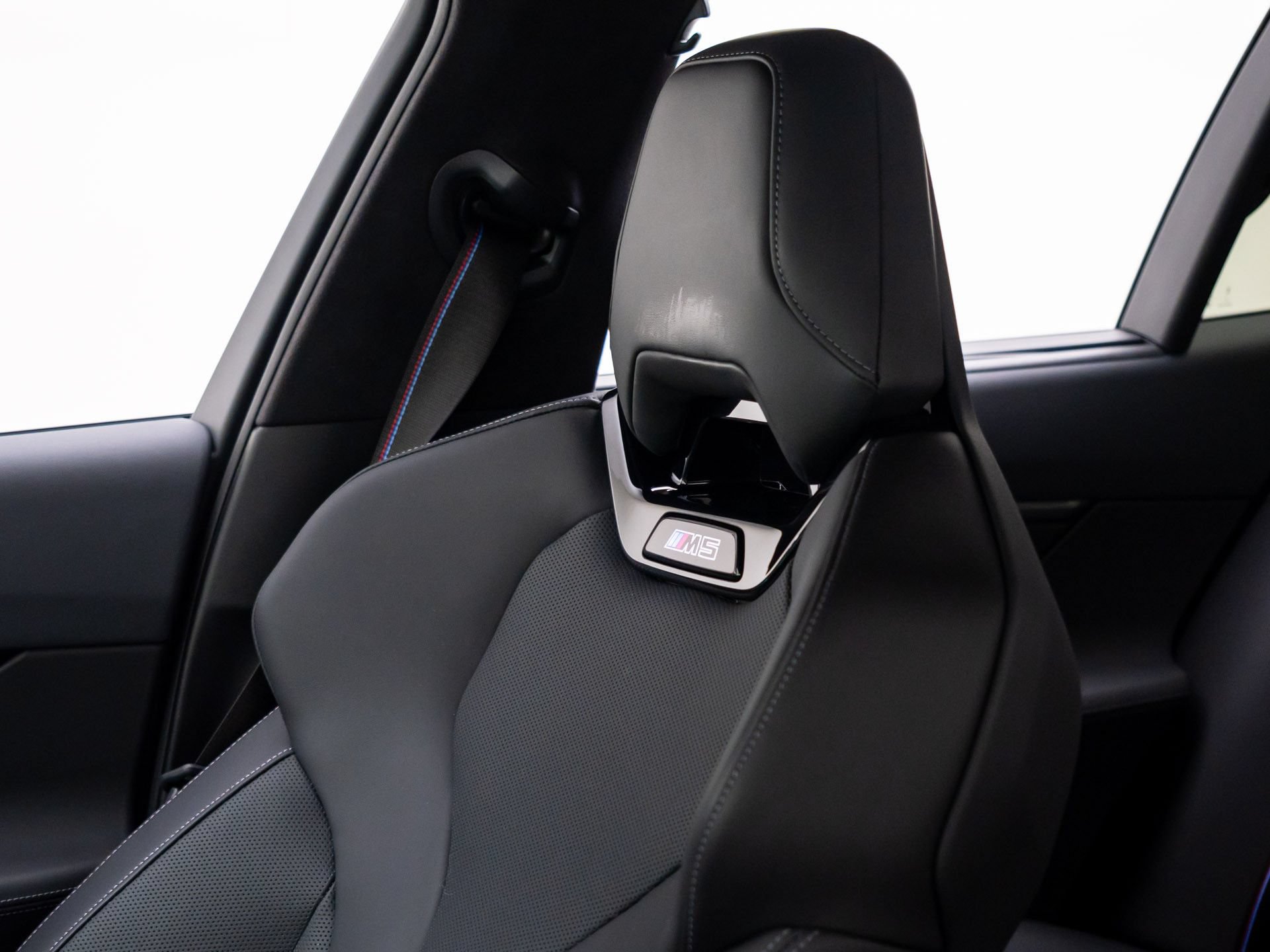 Used 2026 BMW M5 w/ Carbon Package AWD/4WD image 20