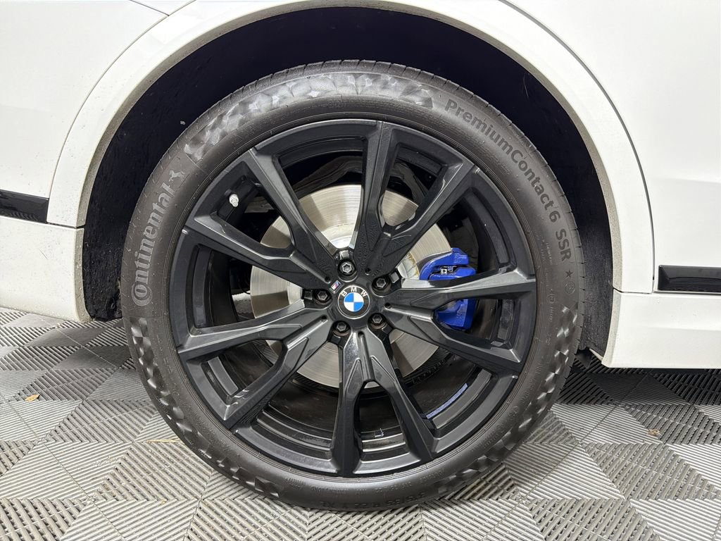 Used 2024 BMW X7 M60i w/ Executive Package image 16