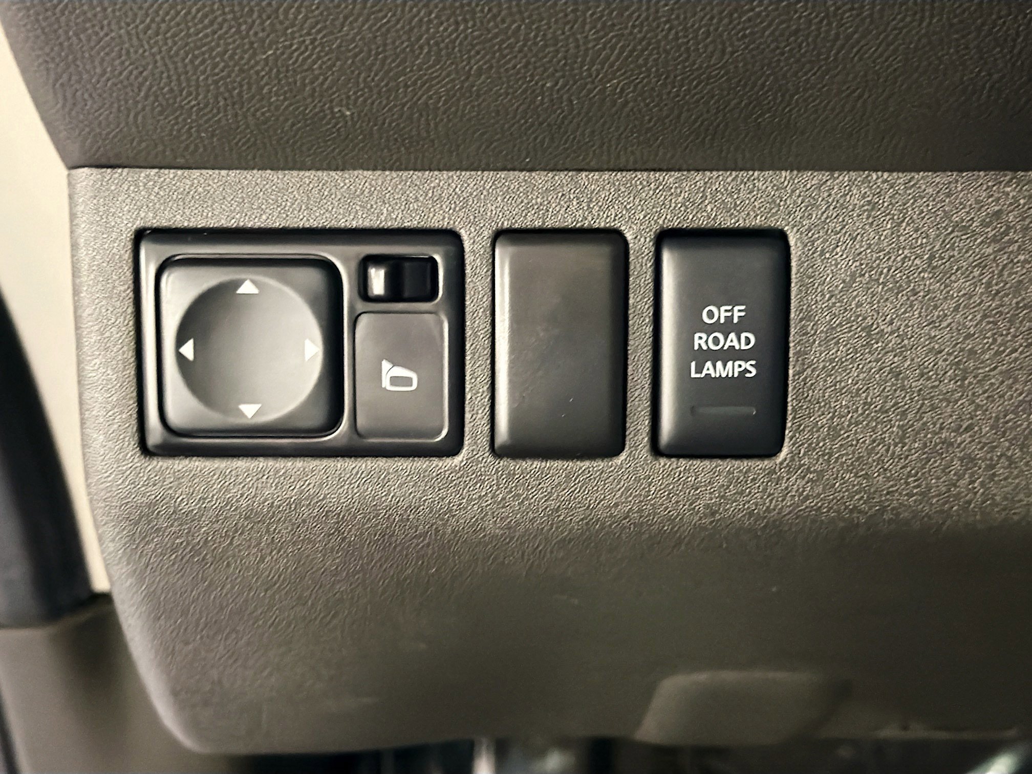 Used 2014 Nissan Xterra PRO-4X w/ Pro-4x Leather Package AWD/4WD image 16