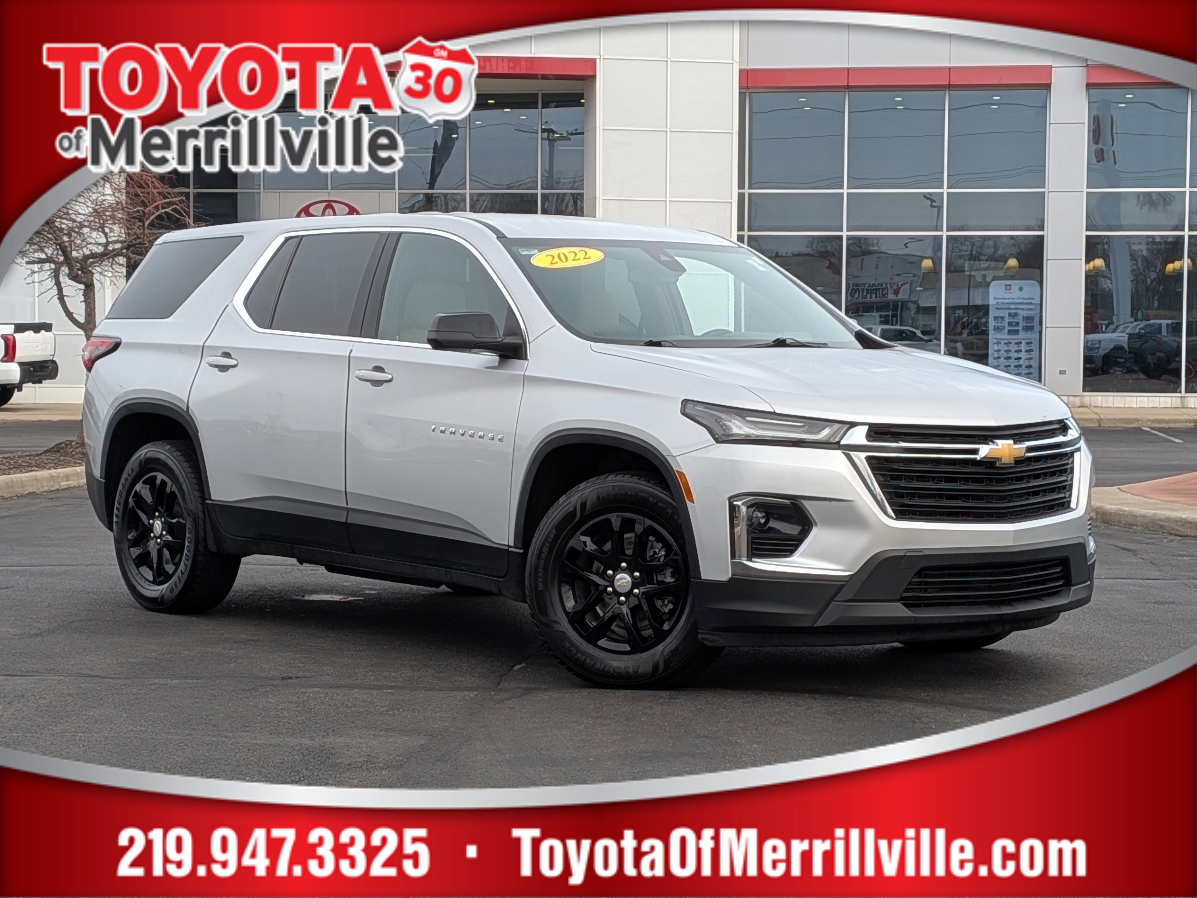 Used 2022 Chevrolet Traverse LS image 1