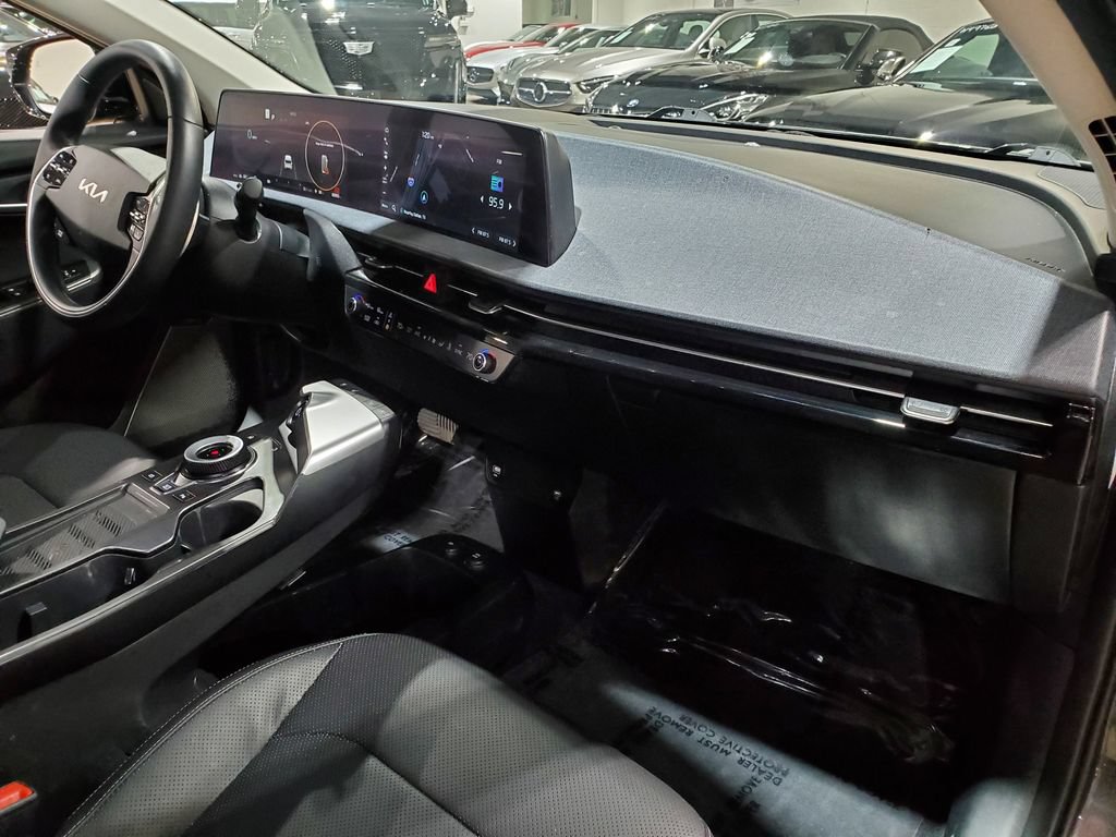 Used 2022 Kia EV6 Wind RWD image 15