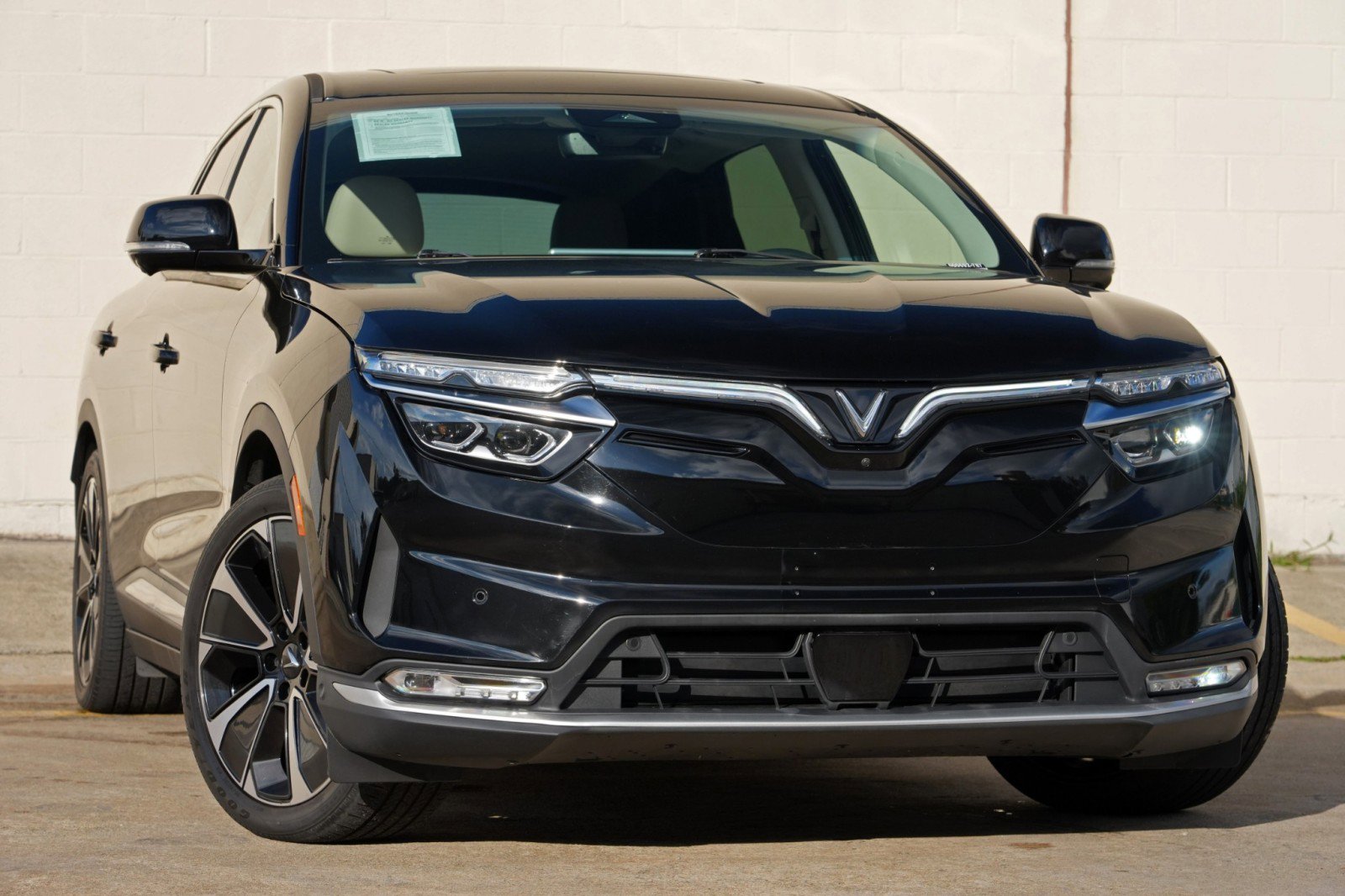 Used 2023 VinFast VF 8 Plus AWD/4WD image 2