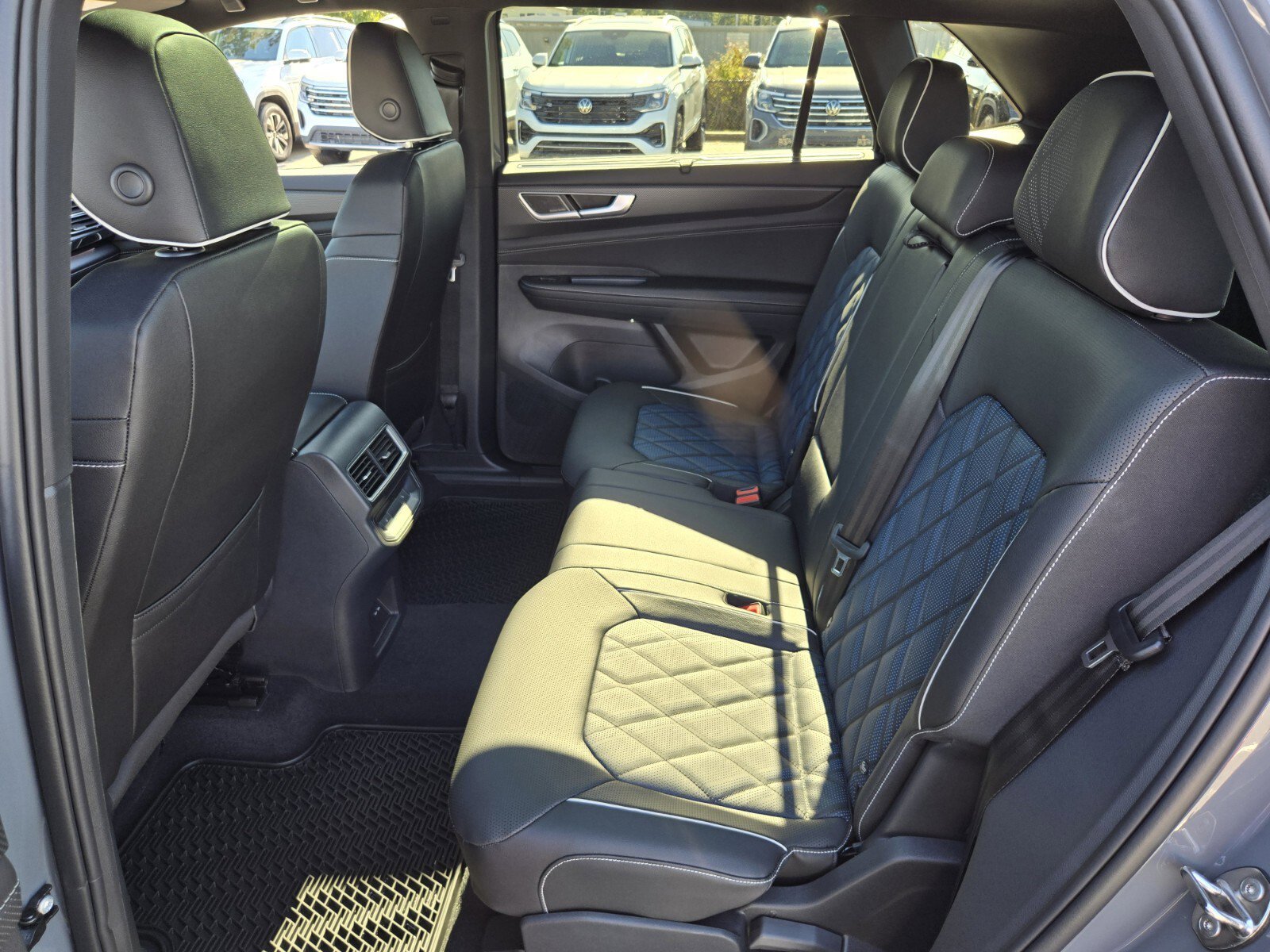 New 2026 Volkswagen Atlas Cross Sport SEL Premium R-Line image 7