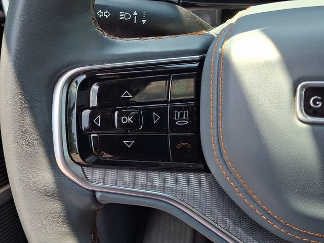 Used 2023 Jeep Grand Wagoneer L Series III AWD/4WD image 18