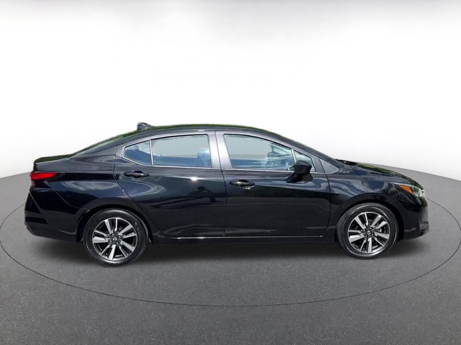 Used 2025 Nissan Versa SV FWD image 16