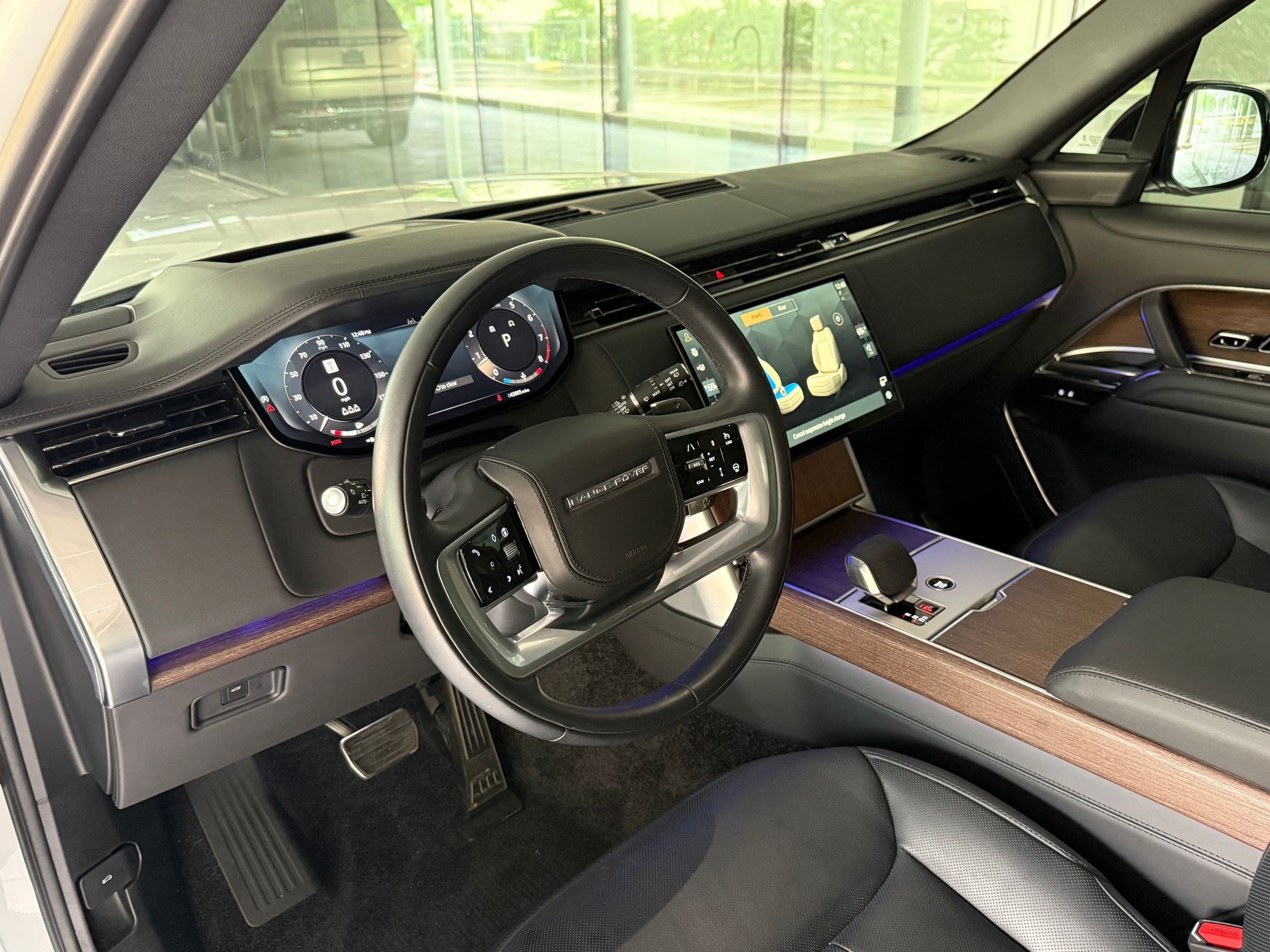 Certified 2024 Land Rover Range Rover SE AWD/4WD image 4