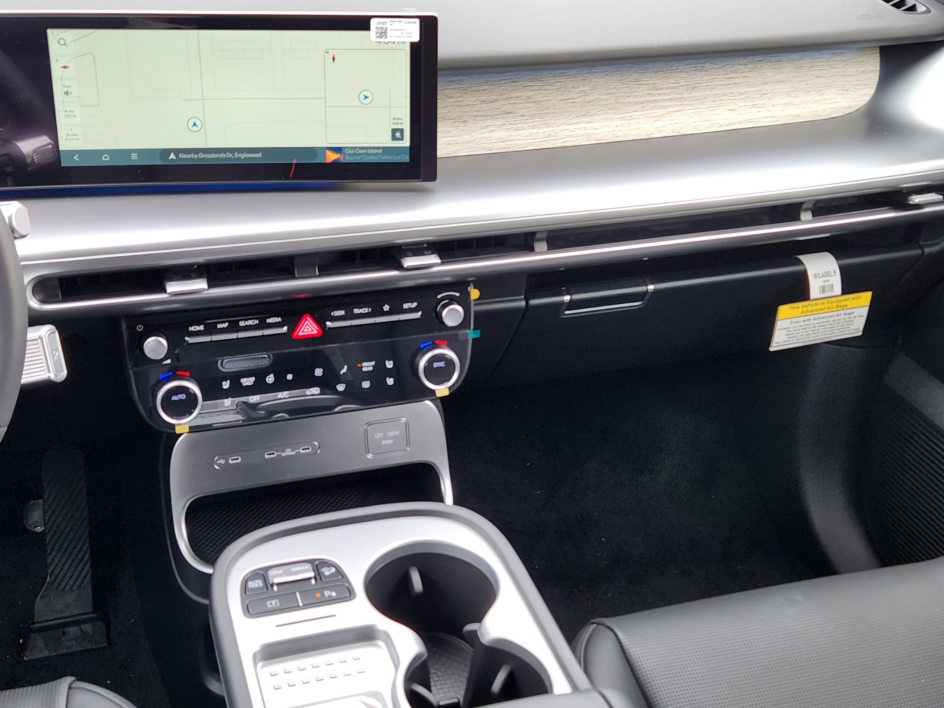 New 2026 Hyundai Ioniq 9 SEL w/ Tow & Go Package AWD/4WD image 24