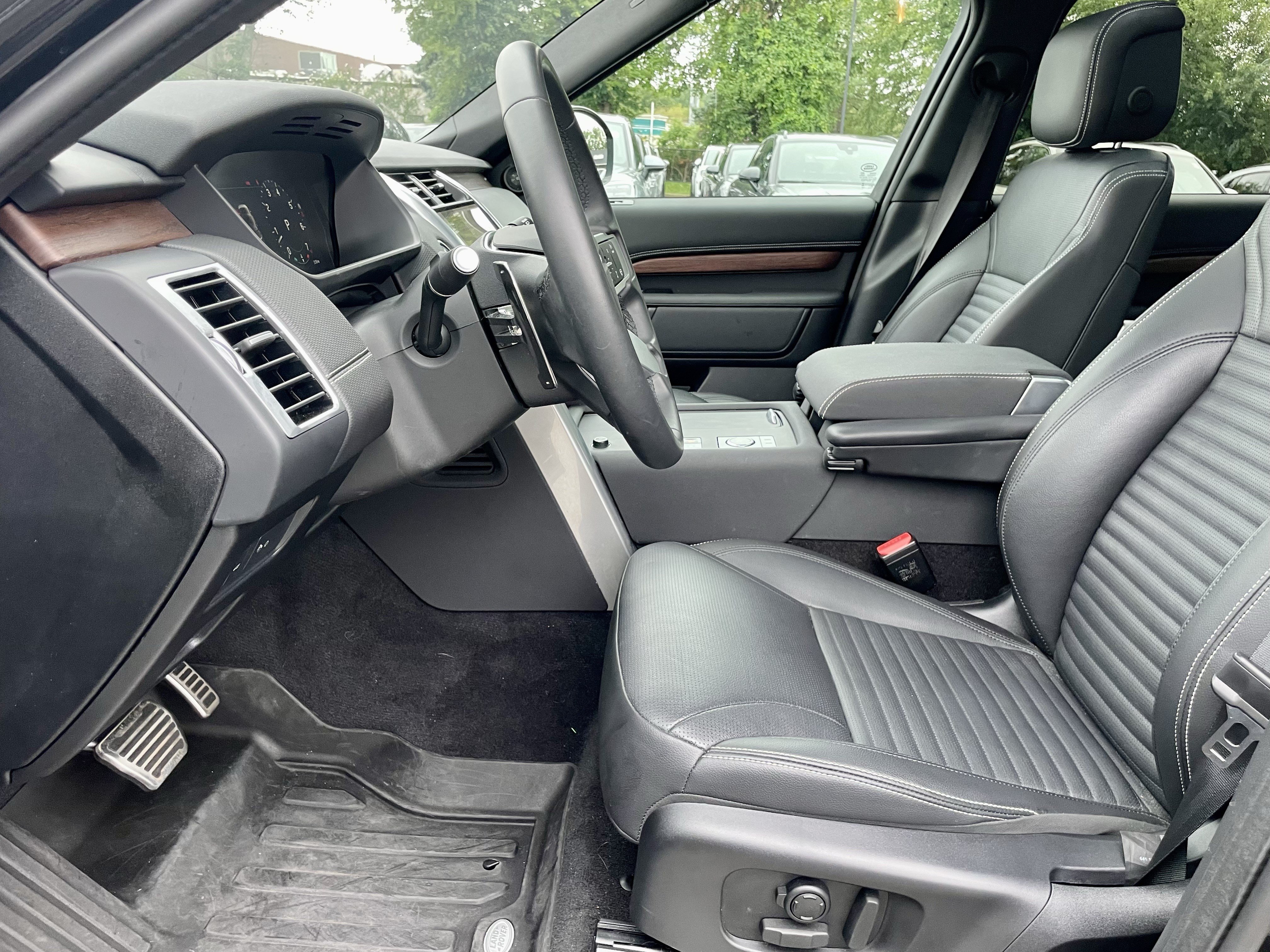 Certified 2025 Land Rover Discovery Dynamic SE AWD/4WD image 14