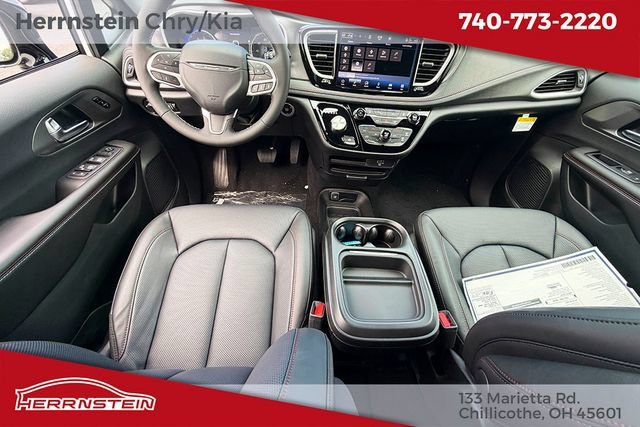 New 2027 Chrysler Pacifica Select FWD image 10