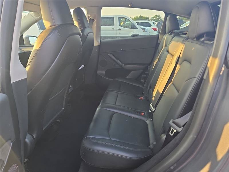Used 2023 Tesla Model Y AWD image 5