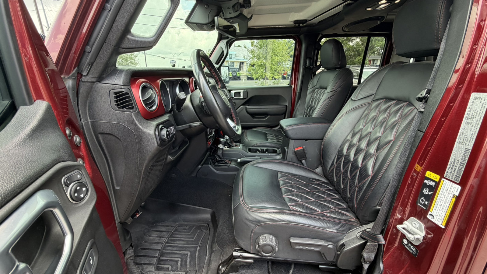 Used 2021 Jeep Gladiator Rubicon AWD/4WD image 10