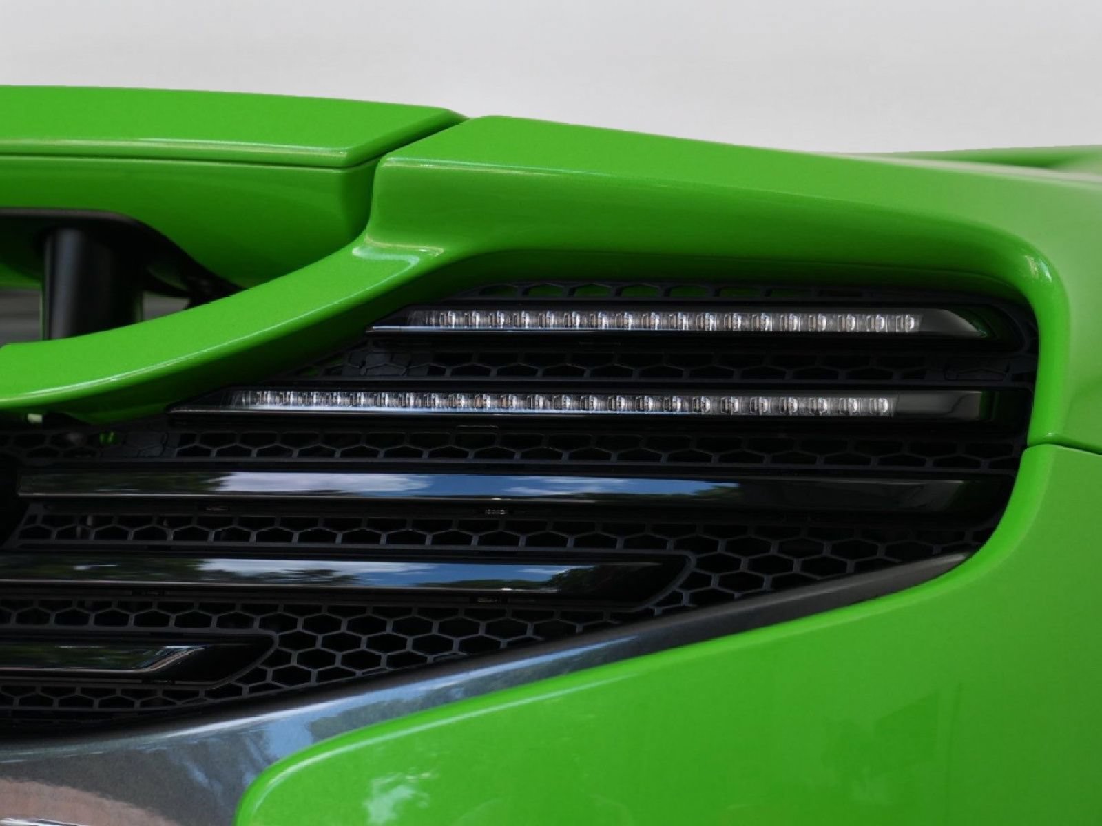 Used 2015 McLaren 650S Spider RWD image 53