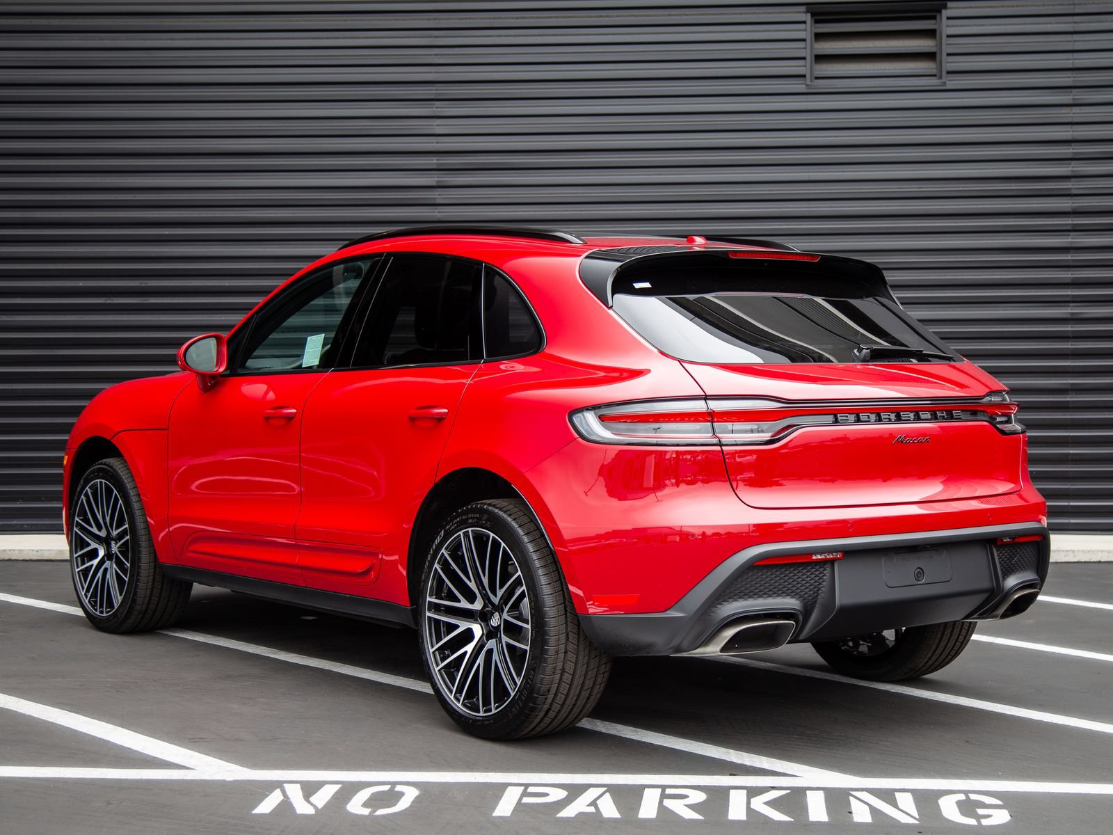 New 2026 Porsche Macan AWD/4WD image 3